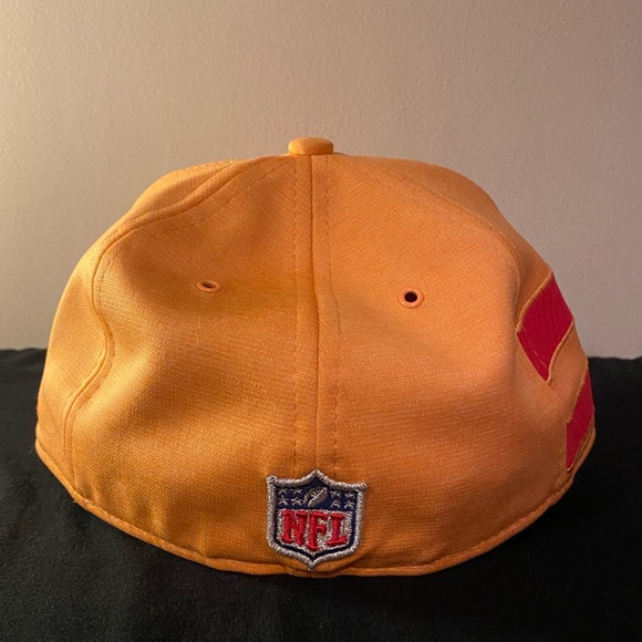 Tampa Bay Buccaneers Throwback Creamsicle Fitted Cap - Picture 2 of 4